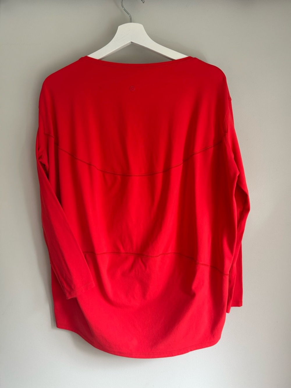 Lulu Red Back In Action Long Sleeve Rare Size Medium